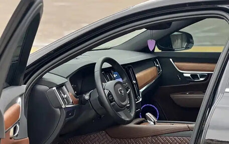 Volvo S90 II рестайлинг, 2022 год, 2 625 000 рублей, 8 фотография