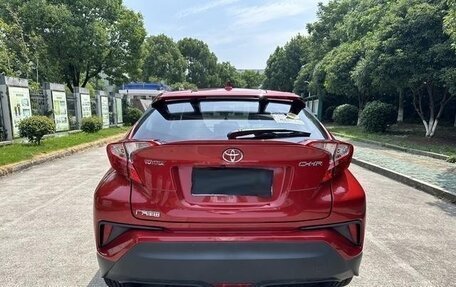 Toyota C-HR I рестайлинг, 2020 год, 1 637 000 рублей, 4 фотография