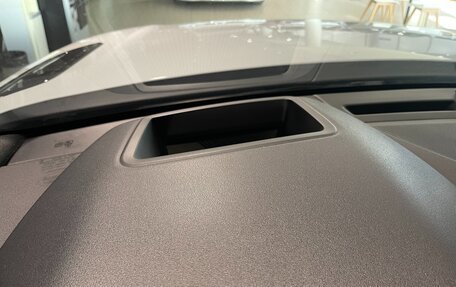Land Rover Range Rover Velar I, 2017 год, 5 000 000 рублей, 28 фотография