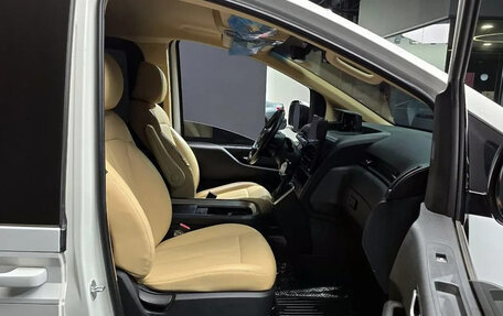 Hyundai Staria, 2022 год, 2 300 001 рублей, 7 фотография