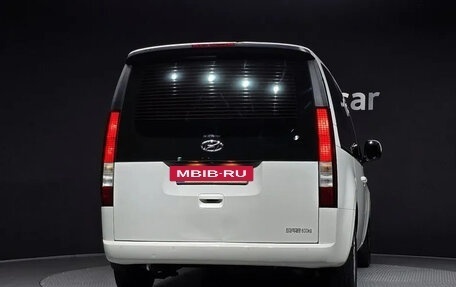 Hyundai Staria, 2022 год, 2 300 001 рублей, 4 фотография