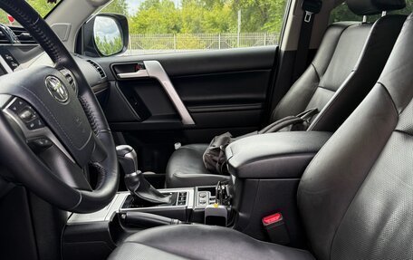 Toyota Land Cruiser Prado 150 рестайлинг 2, 2021 год, 6 500 000 рублей, 12 фотография