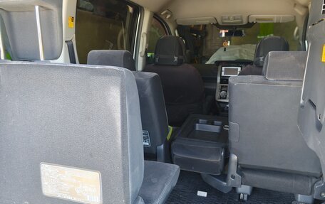 Toyota Voxy II, 2009 год, 1 300 000 рублей, 4 фотография