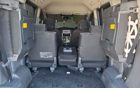 Toyota Voxy II, 2009 год, 1 300 000 рублей, 2 фотография