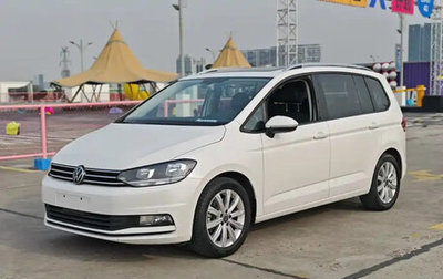 Volkswagen Sharan II, 2022 год, 1 740 000 рублей, 1 фотография
