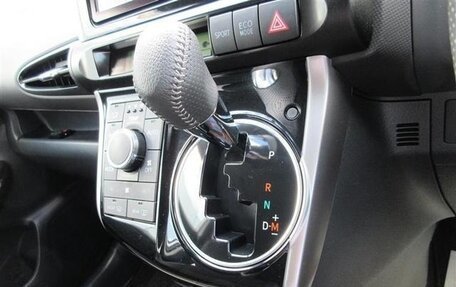 Toyota Wish II, 2016 год, 1 079 000 рублей, 13 фотография