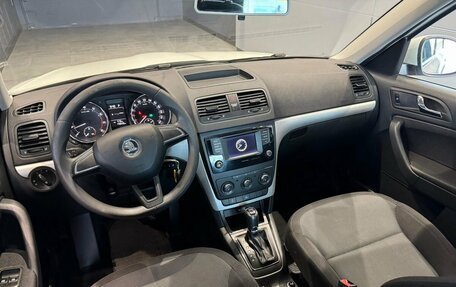 Skoda Yeti I рестайлинг, 2017 год, 1 545 000 рублей, 8 фотография