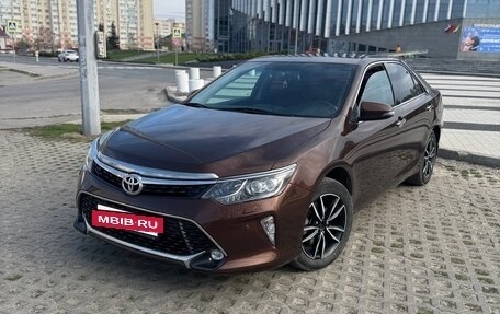 Toyota Camry, 2017 год, 2 370 000 рублей, 2 фотография