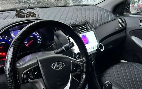 Hyundai Solaris II рестайлинг, 2015 год, 520 000 рублей, 5 фотография