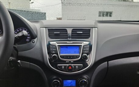 Hyundai Solaris II рестайлинг, 2012 год, 919 000 рублей, 18 фотография
