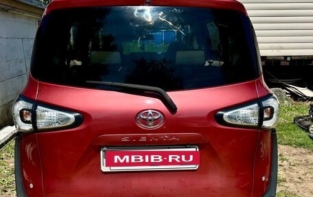 Toyota Sienta II, 2017 год, 1 450 000 рублей, 8 фотография