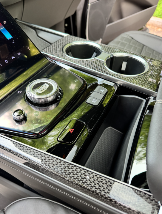 Cadillac Escalade V, 2025 год, 28 000 000 рублей, 21 фотография
