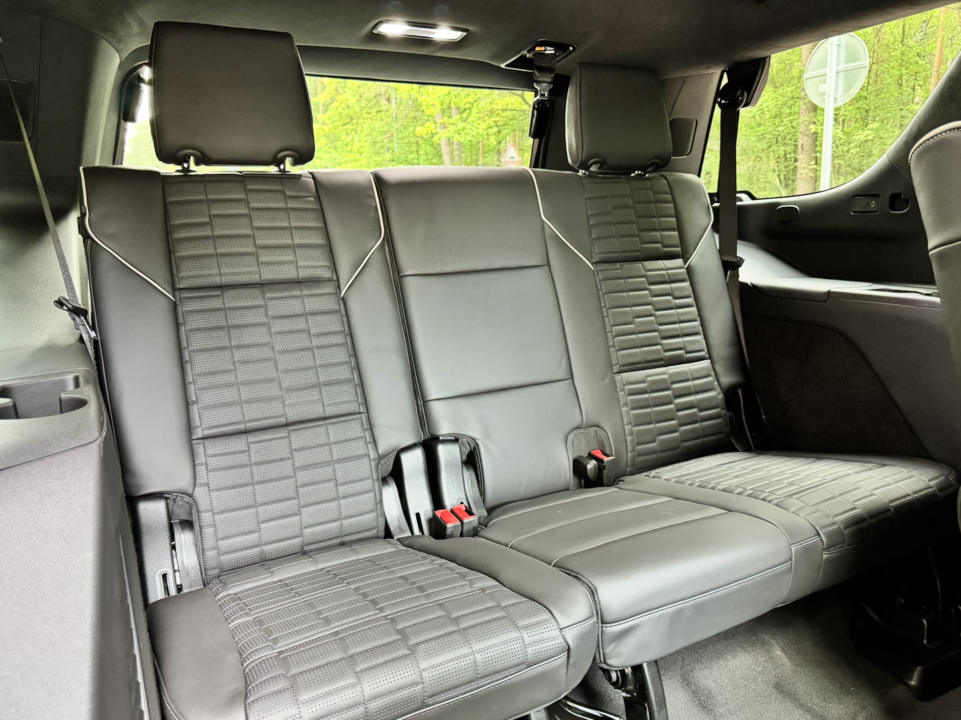 Cadillac Escalade V, 2025 год, 28 000 000 рублей, 20 фотография