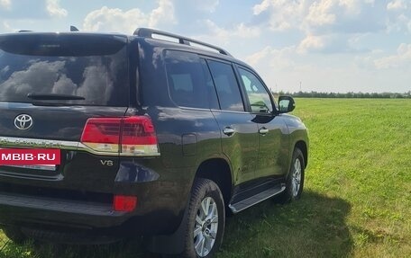 Toyota Land Cruiser 200, 2019 год, 8 900 000 рублей, 4 фотография