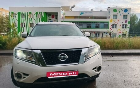 Nissan Pathfinder, 2015 год, 1 750 000 рублей, 2 фотография