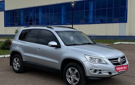 Volkswagen Tiguan I, 2011 год, 1 000 000 рублей, 3 фотография
