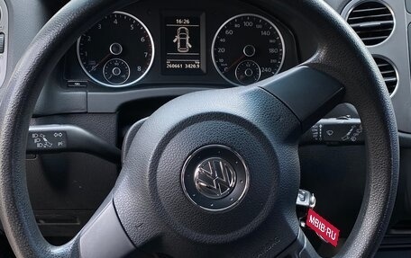 Volkswagen Tiguan I, 2011 год, 1 000 000 рублей, 10 фотография
