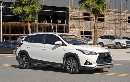 Toyota Yaris XP150 рестайлинг, 2021 год, 1 100 000 рублей, 3 фотография