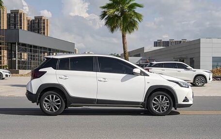 Toyota Yaris XP150 рестайлинг, 2021 год, 1 100 000 рублей, 5 фотография