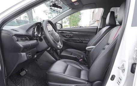 Toyota Yaris XP150 рестайлинг, 2021 год, 1 100 000 рублей, 11 фотография