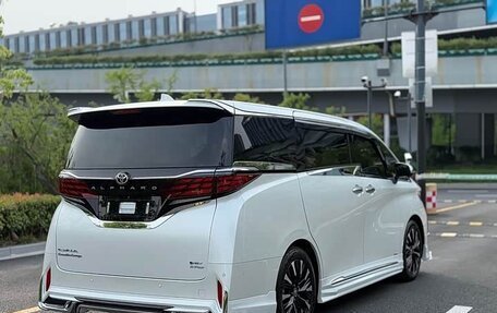 Toyota Alphard, 2024 год, 11 000 000 рублей, 4 фотография