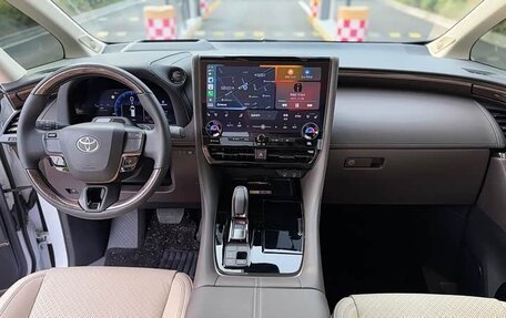 Toyota Alphard, 2024 год, 11 000 000 рублей, 10 фотография