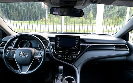 Toyota Camry, 2020 год, 2 249 000 рублей, 10 фотография
