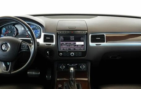 Volkswagen Touareg III, 2015 год, 2 390 000 рублей, 5 фотография
