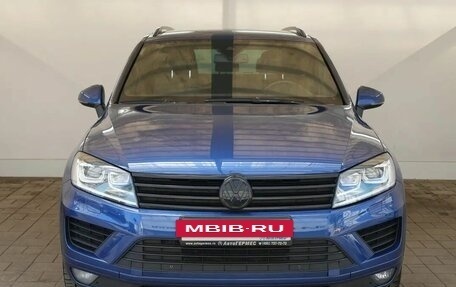 Volkswagen Touareg III, 2015 год, 2 390 000 рублей, 2 фотография