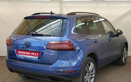 Volkswagen Touareg III, 2015 год, 2 390 000 рублей, 4 фотография