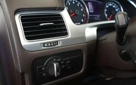 Volkswagen Touareg III, 2015 год, 2 390 000 рублей, 11 фотография