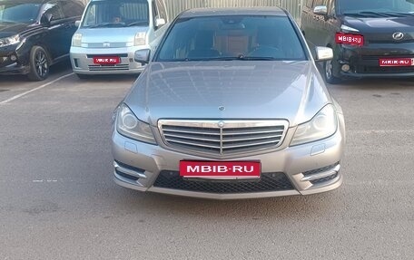Mercedes-Benz C-Класс, 2011 год, 880 000 рублей, 1 фотография