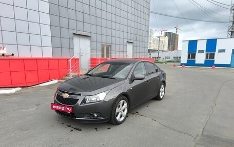Chevrolet Cruze II, 2010 год, 850 000 рублей, 3 фотография