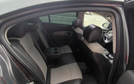 Chevrolet Cruze II, 2010 год, 850 000 рублей, 11 фотография