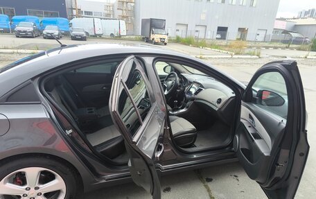 Chevrolet Cruze II, 2010 год, 850 000 рублей, 10 фотография