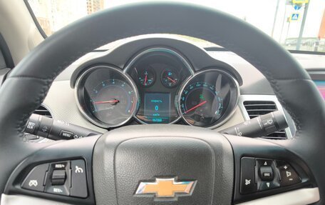 Chevrolet Cruze II, 2010 год, 850 000 рублей, 14 фотография