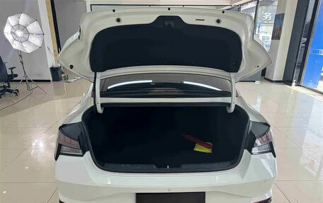 Hyundai Elantra, 2022 год, 1 150 000 рублей, 6 фотография