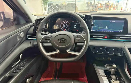 Hyundai Elantra, 2022 год, 1 150 000 рублей, 10 фотография