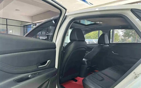 Hyundai Elantra, 2022 год, 1 150 000 рублей, 16 фотография