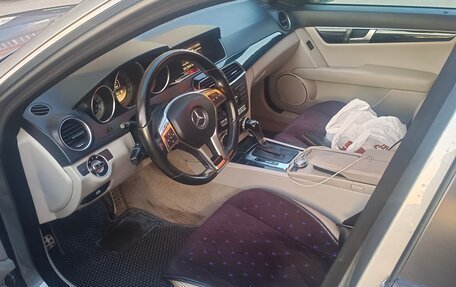 Mercedes-Benz C-Класс, 2011 год, 880 000 рублей, 11 фотография