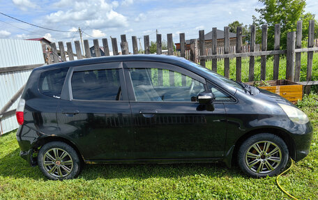Honda Fit III, 2007 год, 400 000 рублей, 2 фотография