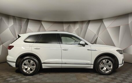 Volkswagen Touareg III, 2019 год, 4 235 000 рублей, 6 фотография