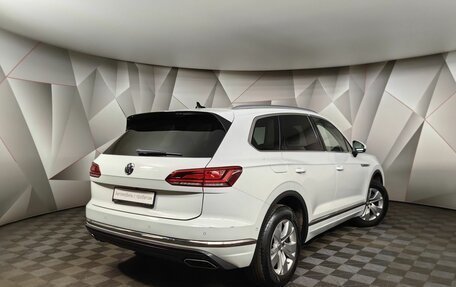 Volkswagen Touareg III, 2019 год, 4 235 000 рублей, 2 фотография