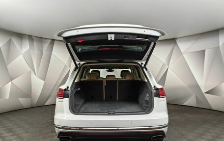 Volkswagen Touareg III, 2019 год, 4 235 000 рублей, 21 фотография