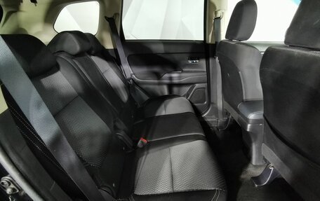 Mitsubishi Outlander III рестайлинг 3, 2018 год, 1 675 000 рублей, 12 фотография