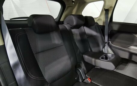 Mitsubishi Outlander III рестайлинг 3, 2018 год, 1 675 000 рублей, 13 фотография