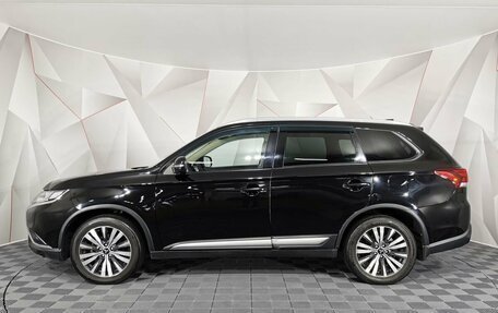 Mitsubishi Outlander III рестайлинг 3, 2018 год, 1 675 000 рублей, 5 фотография