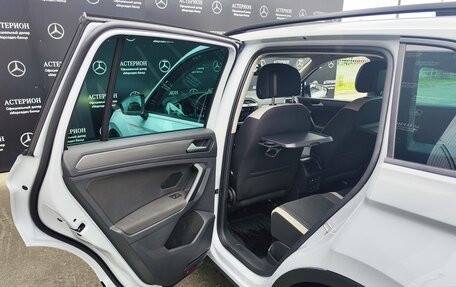 Volkswagen Tiguan II, 2019 год, 2 590 000 рублей, 10 фотография