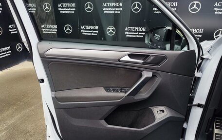 Volkswagen Tiguan II, 2019 год, 2 590 000 рублей, 13 фотография