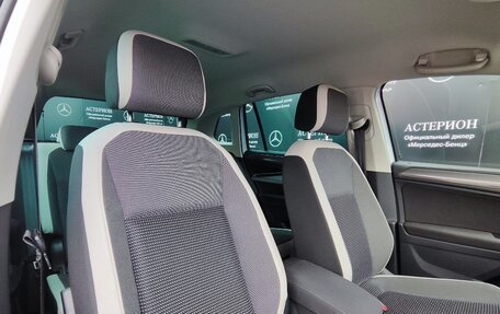 Volkswagen Tiguan II, 2019 год, 2 590 000 рублей, 28 фотография